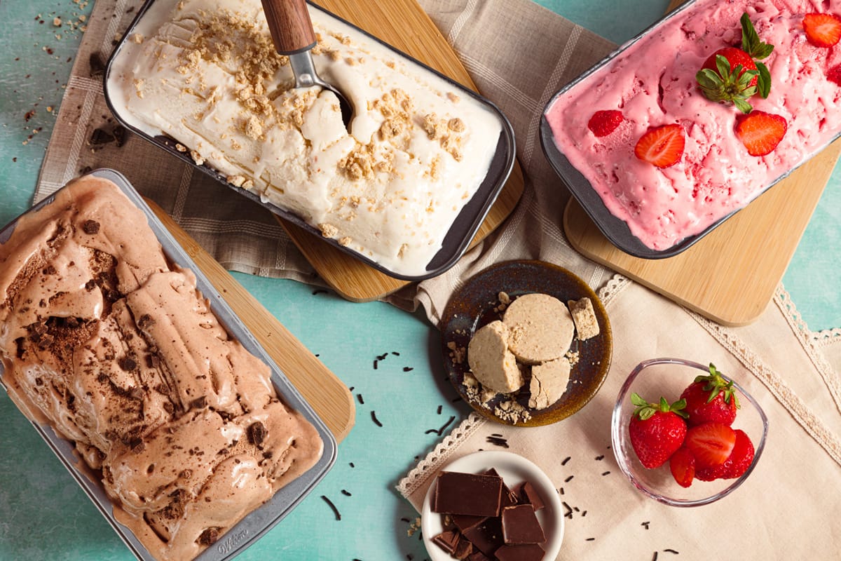 Helados de chocolate, vainilla y fresa Helados de chocolate, vainilla y fresa